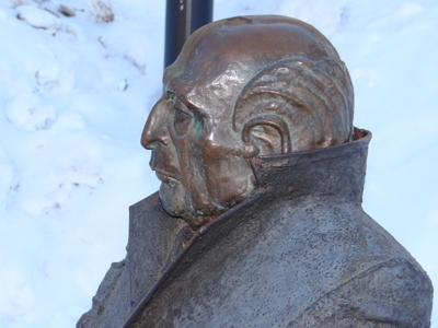 Увеличить фото